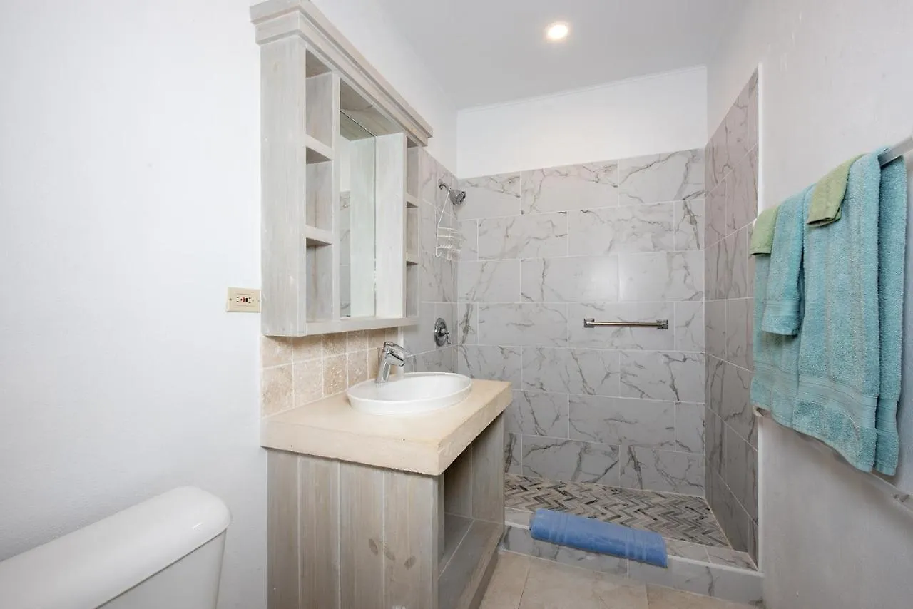 Provender Home Savannah Sound 0*,  Багамские острова